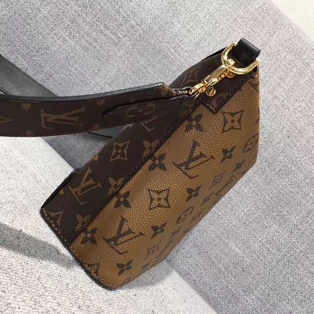 2017 Louis Vuitton Outlet fashion show original monogram bag mm M51179