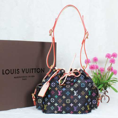 2014 Louis Vuitton Outlet handbag M42230 black