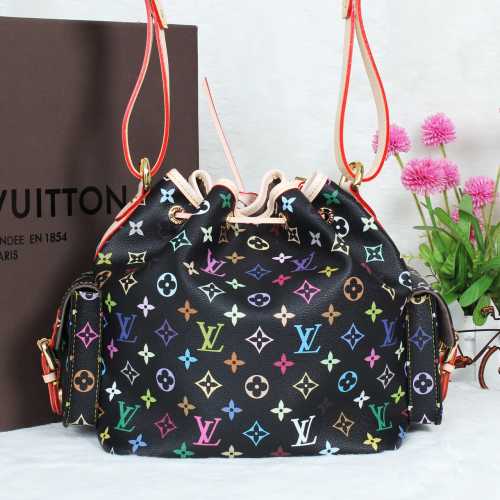 2014 Louis Vuitton Outlet handbag M42230 black