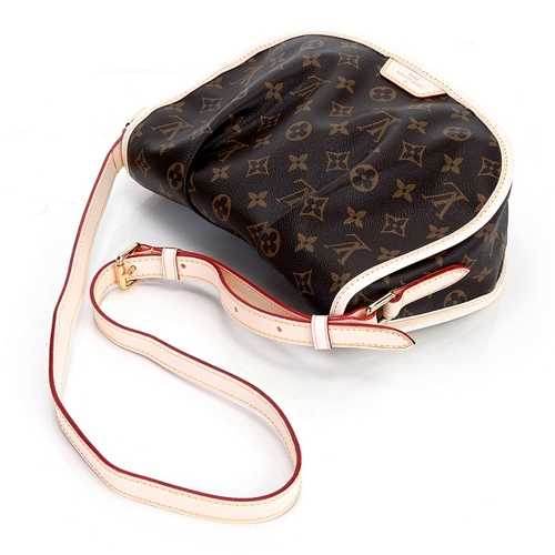 Louis Vuitton Outlet Monogram Canvas Menilmontant PM M40474