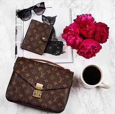 Louis Vuitton Outlet Monogram Canvas Metis Pochette Bag M40780