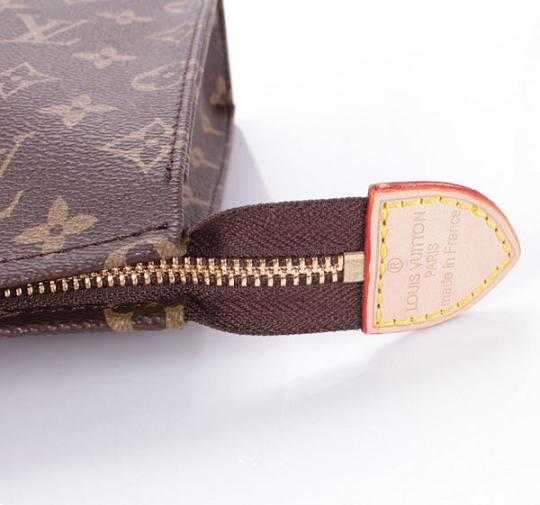 Loui vuitton monogram canvas toiletry pouch 26 m47542