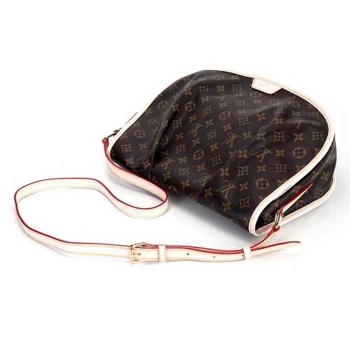 Louis Vuitton Outlet Monogram Canvas Menilmontant MM M40473