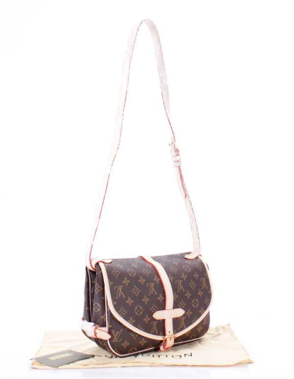 Louis Vuitton Outlet monogram canvas saumur mm m40710