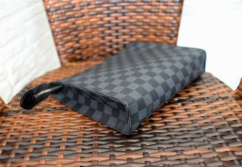 Louis Vuitton Outlet Clutch Bag M47542 Black