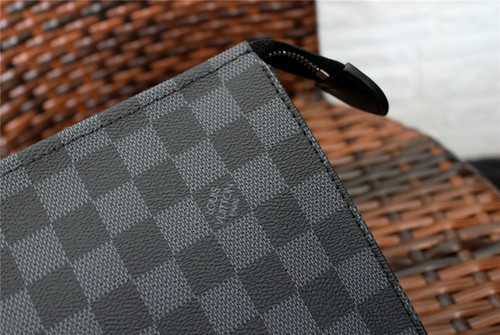 Louis Vuitton Outlet Clutch Bag M47542 Black