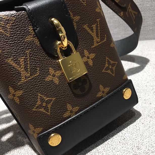 2017 Louis Vuitton Outlet fashion show original monogram bag pm M51178