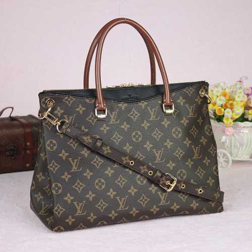 2014 Louis Vuitton Outlet M40908 black