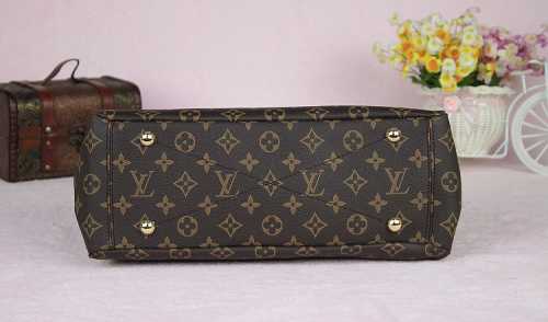 2014 Louis Vuitton Outlet M40908 black