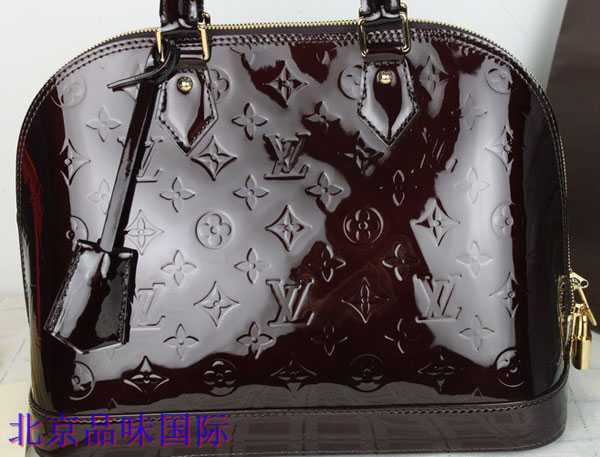 Louis Vuitton Outlet Monogram vernis Alma mm AMARANTE M93595