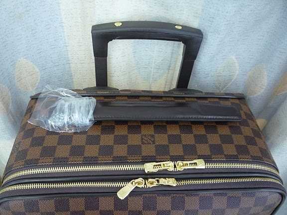 Louis Vuitton Outlet Pegase Business N23297