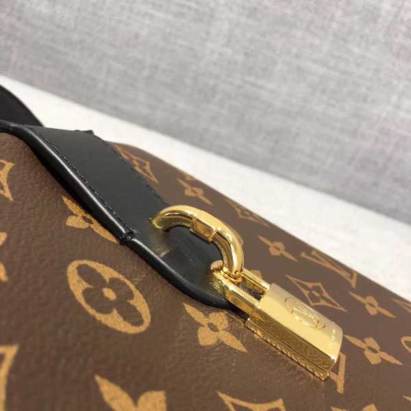 2017 Louis Vuitton Outlet fashion show original monogram bag M51177