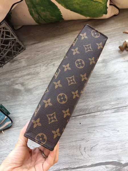 Louis Vuitton Outlet Monogram Toiletry Pouch 26 m47542