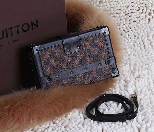 Louis Vuitton Outlet petite malle monogram canvas bag 50016