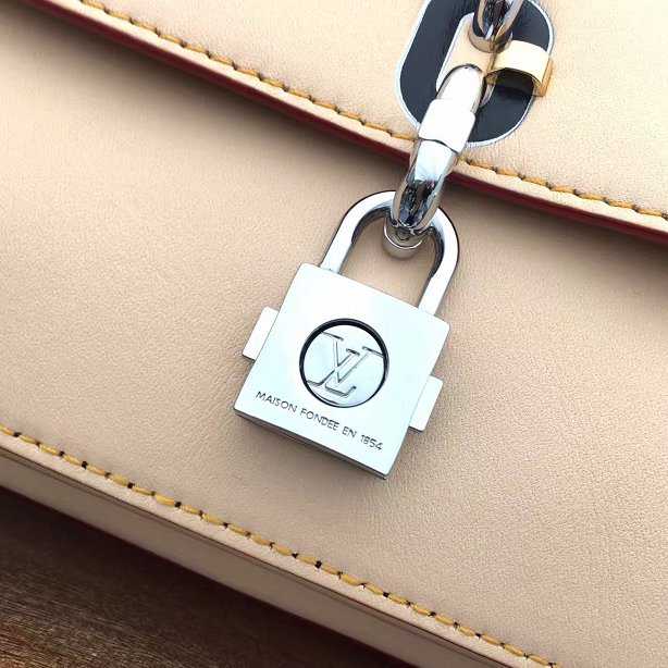 2017 2017 Louis Vuitton Outlet original leather chain it bag pm M54619 apricot