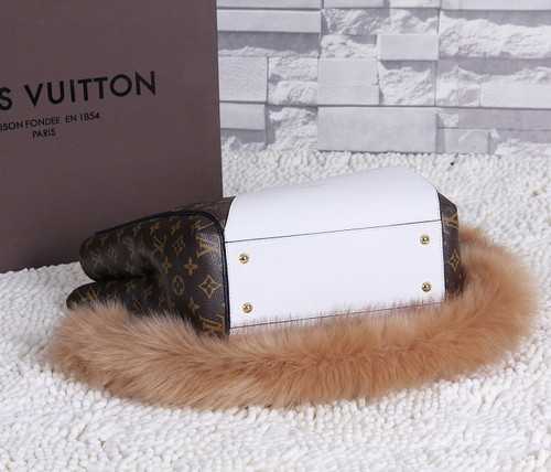 Louis Vuitton Outlet Monogram Canvas KIMONO Bag 40458 White