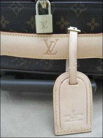 Louis Vuitton Outlet Mongram Canvas Pegase luggage 016