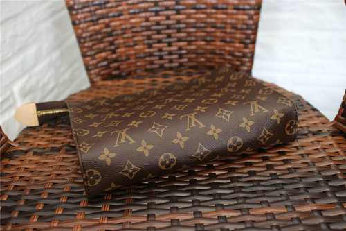 Louis Vuitton Outlet Clutch Bag M47542 Brown