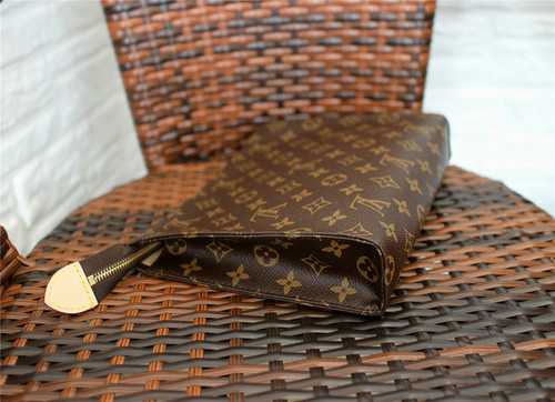 Louis Vuitton Outlet Clutch Bag M47542 Brown