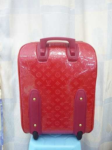 Louis Vuitton Outlet M91991 Monogram Vernis Pegase 50 Red