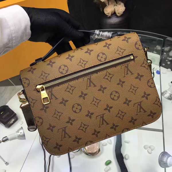 2017 Louis Vuitton Outlet original pochette metis monogram reverse canvas M41465