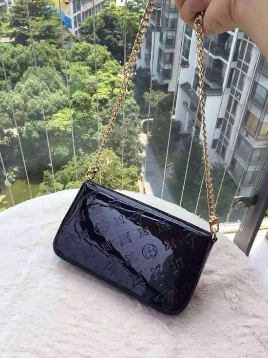 Louis Vuitton Outlet Monogram Vernis Mini Bag 61293 Black