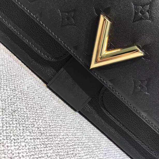 2017 Louis Vuitton Outlet original leather very chain bag M42899 black