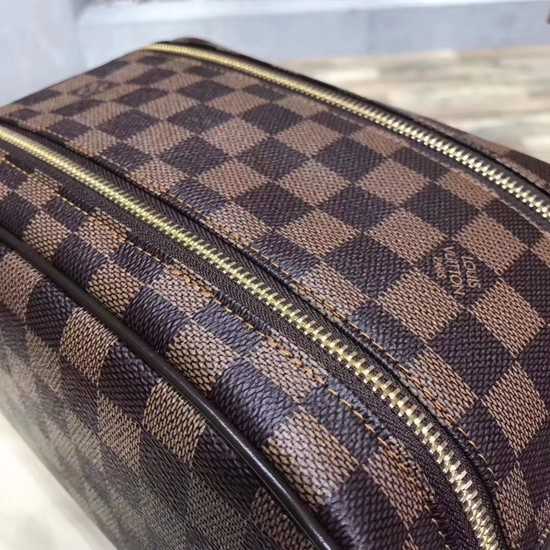 Louis Vuitton Outlet Damier Canvas King Size Toiletry Bag M47528