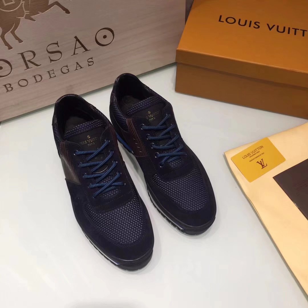 Louis Vuitton Outlet mans RUN AWAY SNEAKER LV841TZ black