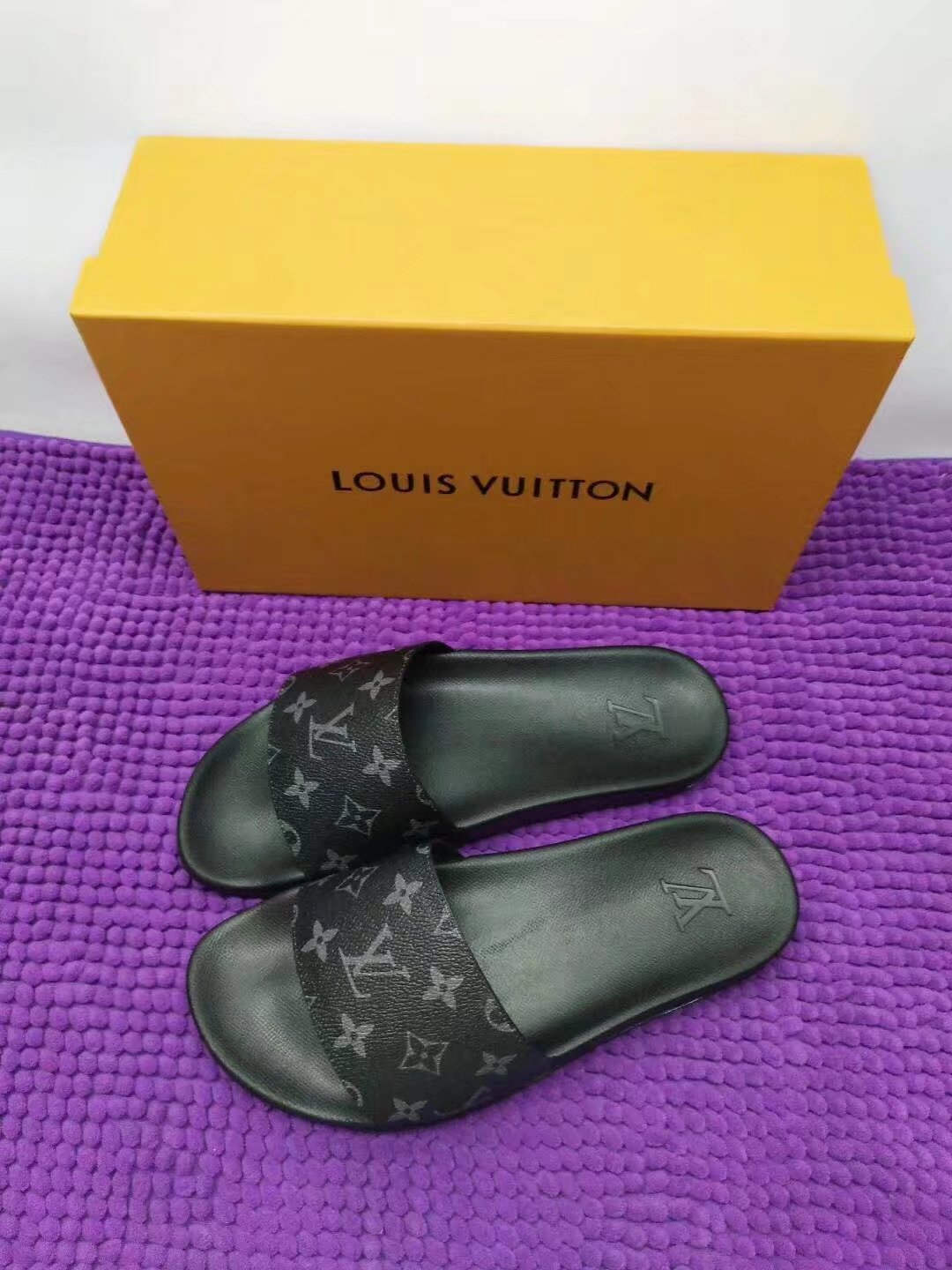 Louis Vuitton Outlet Lovers slippers LV881OM