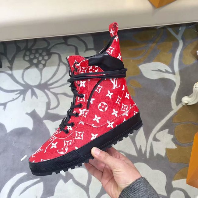 Louis Vuitton Outlet DIGITAL EXCLUSIVE HEART SNEAKER BOOT LV906SY red