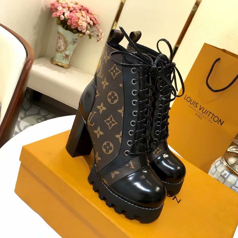 Louis Vuitton Outlet STAR TRAIL CHELSEA ANKLE BOOT LVE910SY BLACK