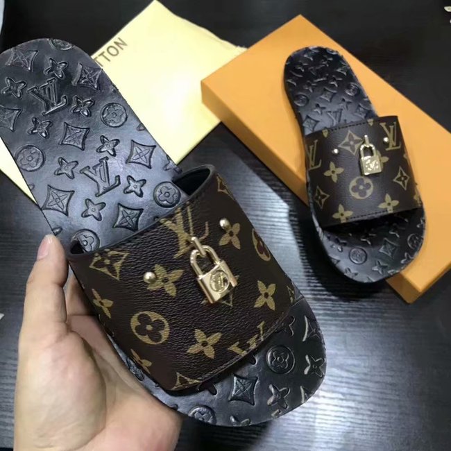 Louis Vuitton Outlet Mans slippers LV883TZ