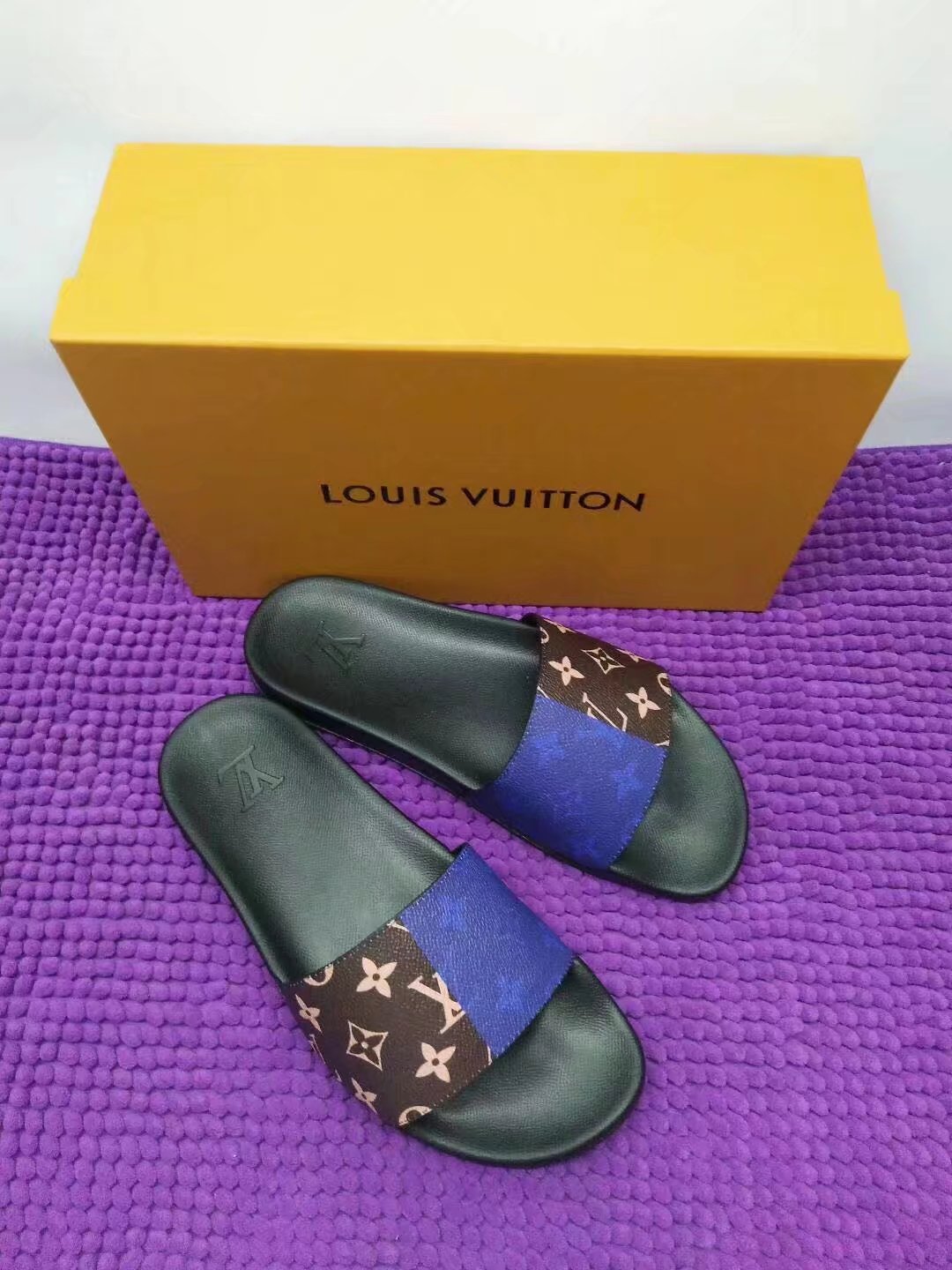 Louis Vuitton Outlet Lovers slippers LV884OM