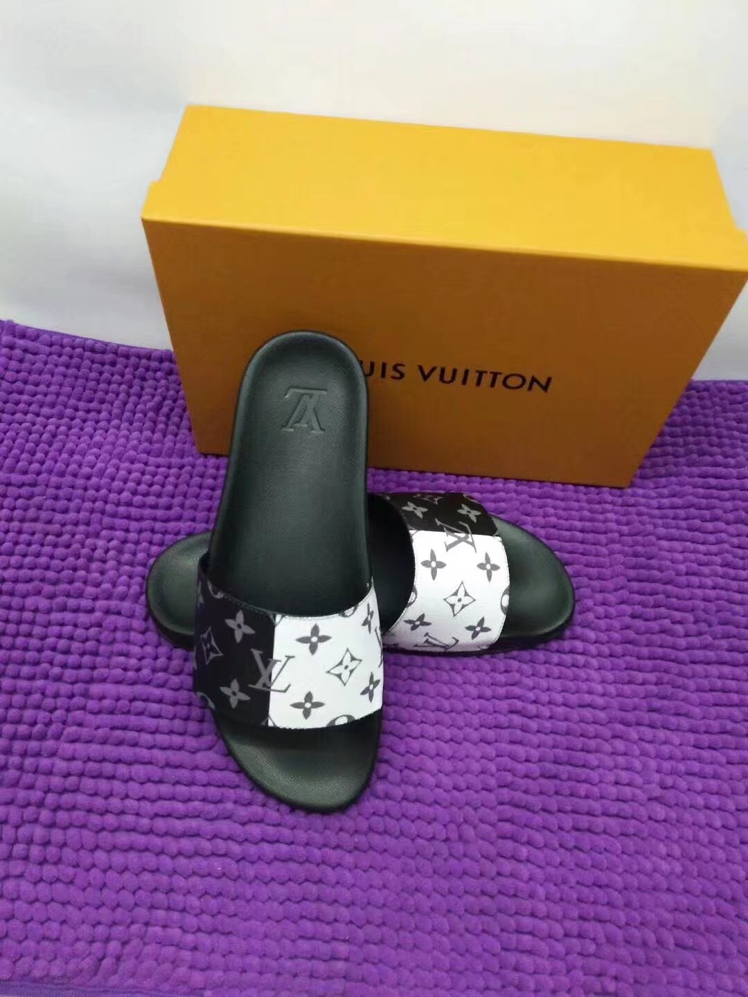 Louis Vuitton Outlet Lovers slippers LV883OM