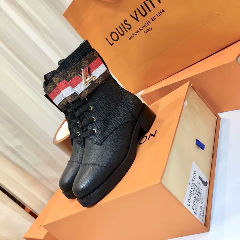 Louis Vuitton Outlet WONDERLAND FLAT RANGER LV920SY