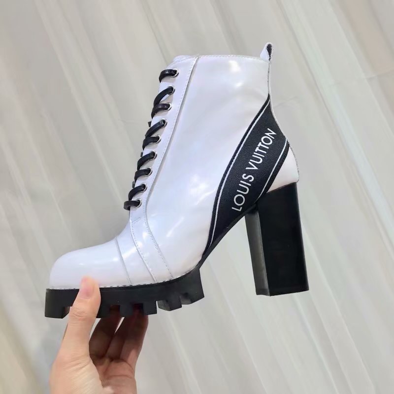 Louis Vuitton Outlet STAR TRAIL ANKLE BOOT LV910SY WHITE