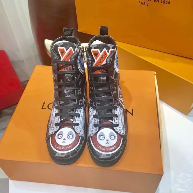 Louis Vuitton Outlet DIGITAL EXCLUSIVE HEART SNEAKER BOOT LV900SY BLACK