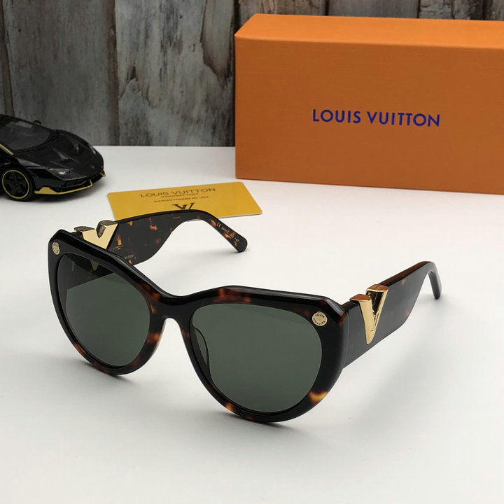 Louis Vuitton Outlet Louis Vuitton Sunglasses Top Quality LV5729_221