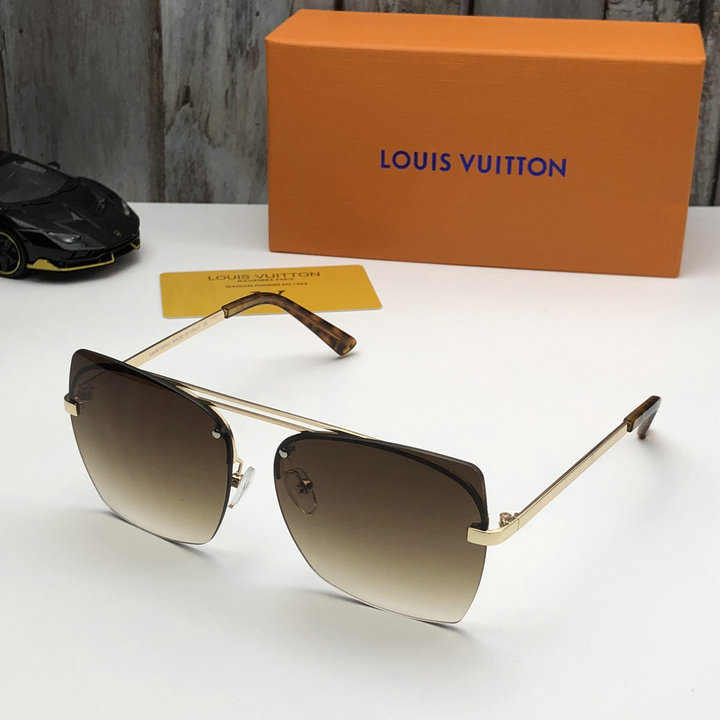 Louis Vuitton Outlet Louis Vuitton Sunglasses Top Quality LV5729_111