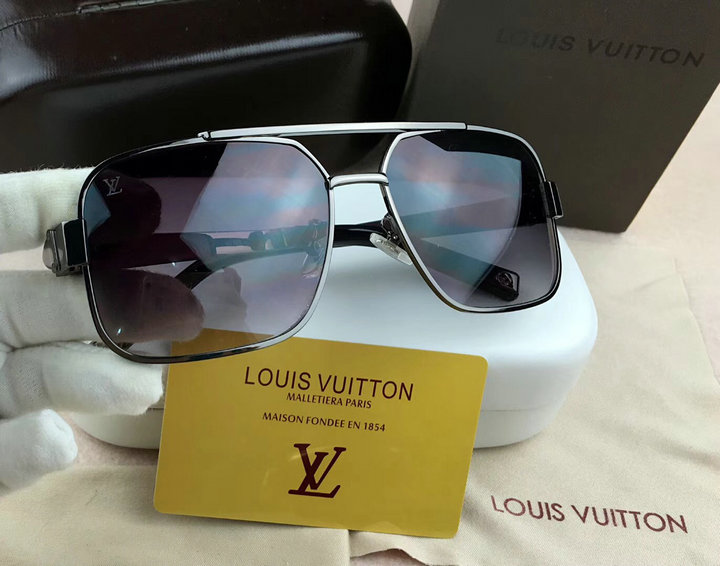 Louis Vuitton Outlet Louis Vuitton sunglasses top quality 0070