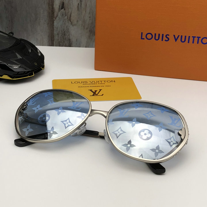 Louis Vuitton Outlet Louis Vuitton Sunglasses Top Quality LV5729_126