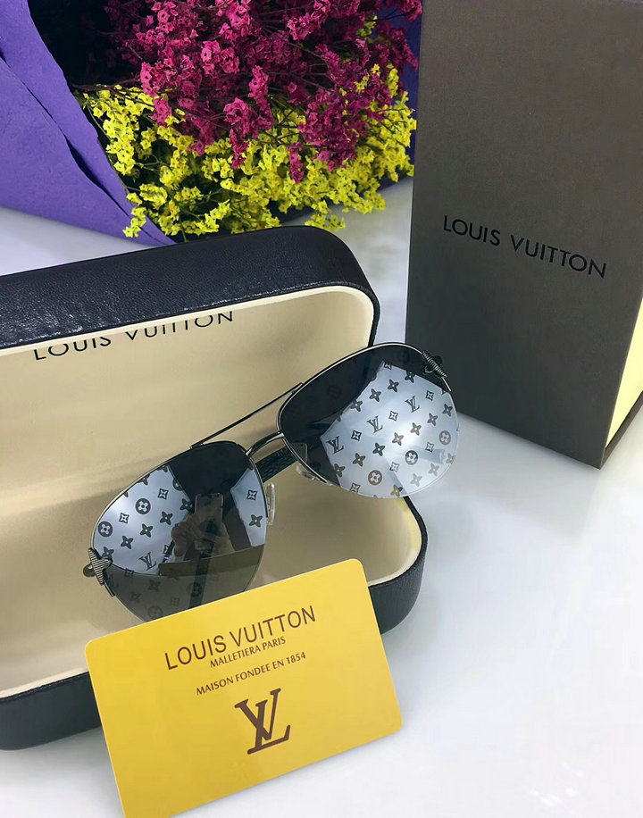 Louis Vuitton Outlet Louis Vuitton sunglasses top quality 0152