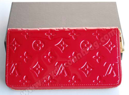 Louis Vuitton Outlet Wallet M93575 Monogram Vernis Zippy red