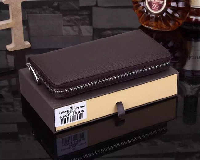 Louis Vuitton Outlet Taiga Leather Brazza Wallet M60017 Coffee