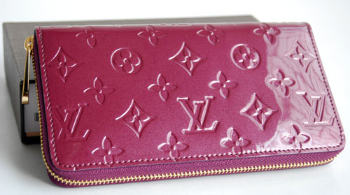 Louis Vuitton Outlet Wallet M93575 Monogram Vernis Zippy purple