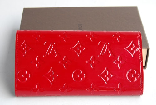 Louis Vuitton Outlet Wallet M93525 Monogram Vernis red