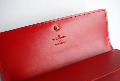 Louis Vuitton Outlet Wallet M93525 Monogram Vernis red